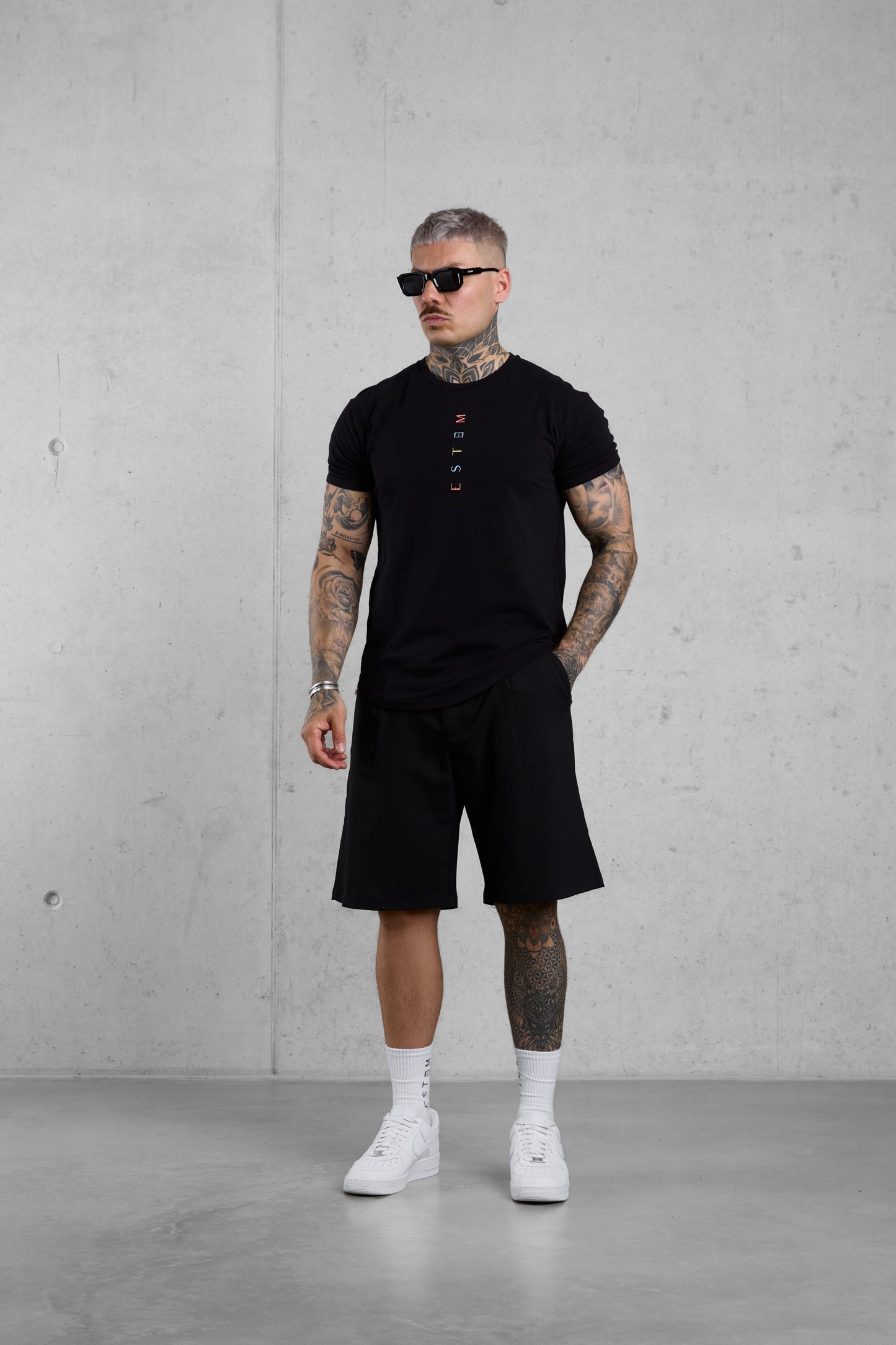 Alden Modern BLACK VERTICAL TEE 6.0