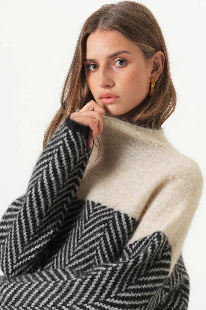Olivia™ | Turtleneck Sweater | Beige / XS | Toronty Ottawa
