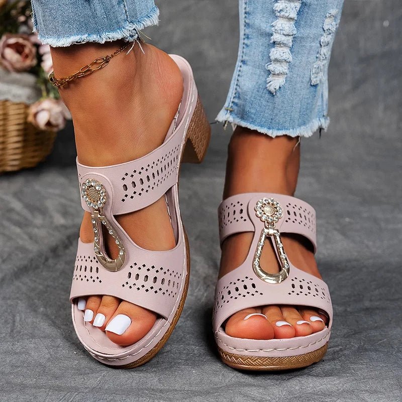 Faithlyn Supportive Chic Sandals